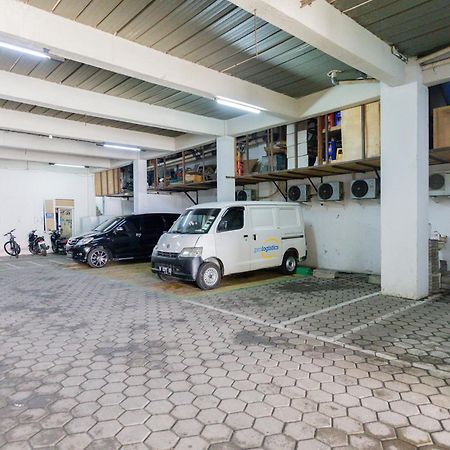 Reddoorz Plus Syariah Near Mall Pondok Indah Jacarta Exterior foto