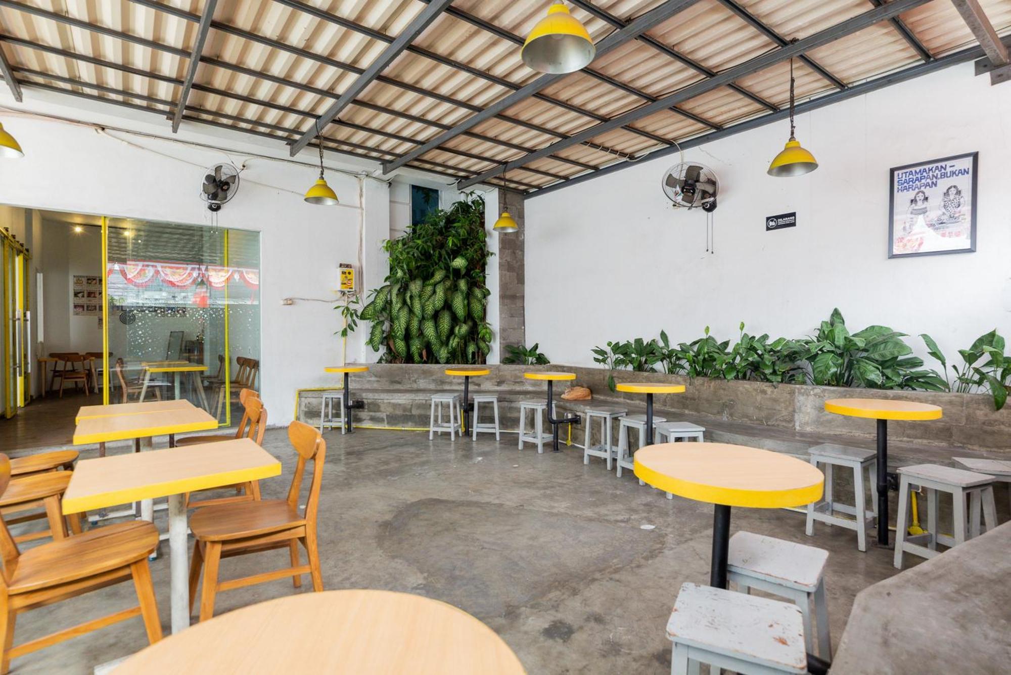 Reddoorz Plus Syariah Near Mall Pondok Indah Jacarta Exterior foto