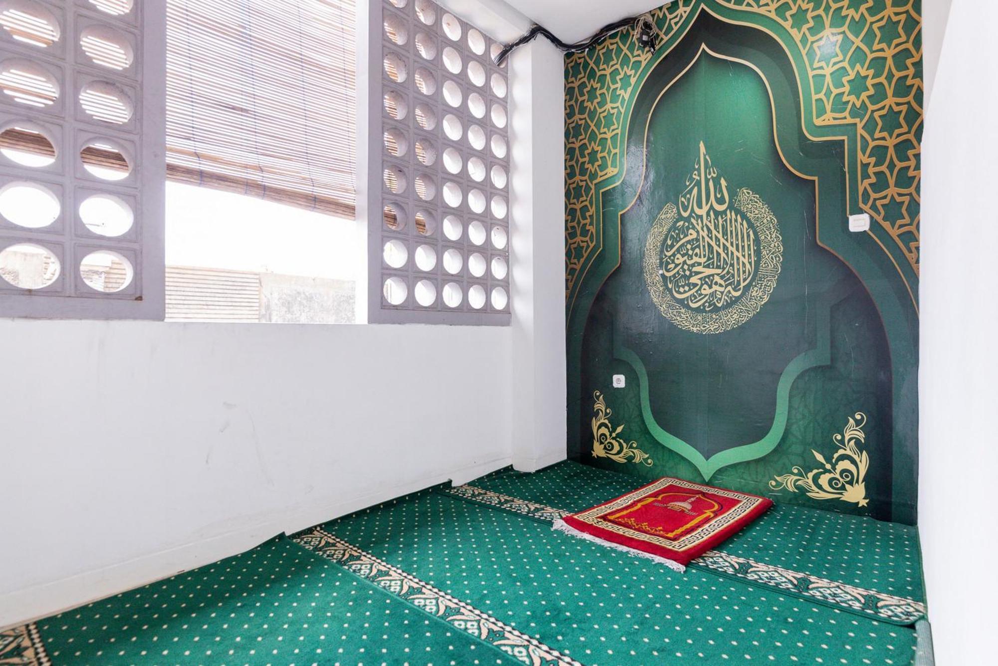 Reddoorz Plus Syariah Near Mall Pondok Indah Jacarta Exterior foto